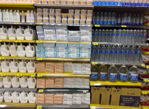 ▲UNIDESIGN 系列涵蓋食品與非食品，首波已有 42 款品項率先上架開賣。（圖／記者鍾怡婷攝）