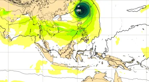 ▲巴威颱風強度和路徑備受關注，歐洲模式（ECMWF）於台灣時間2日下午的最新預報出爐。（圖／ECMWF）