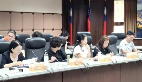 ▲高雄市勞工自治委員會提議高雄市政府編列各機關學校員工文康費每人每年4000元，以鼓舞員工士氣。(圖／高雄市政府勞工局提供)