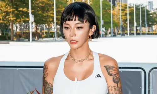 ▲梁云菲發文透露童年生活，曾懷疑自己不值得被愛。（圖／翻攝自Nana Liang 梁云菲FB）