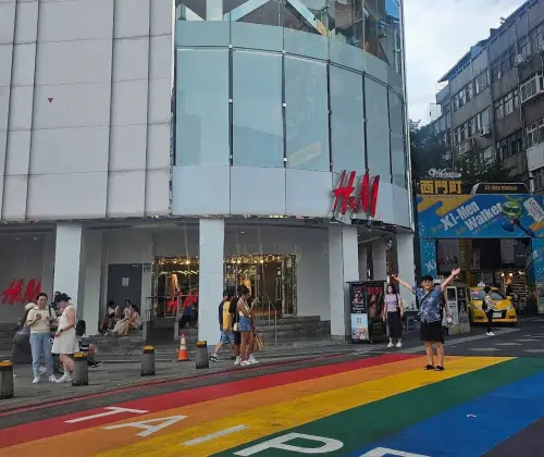 ▲H&M西門町店開幕近10年後確定熄燈，消息曝光後引發熱議，不少民眾感嘆西門町地標又少一個。（圖／翻攝Google Maps）