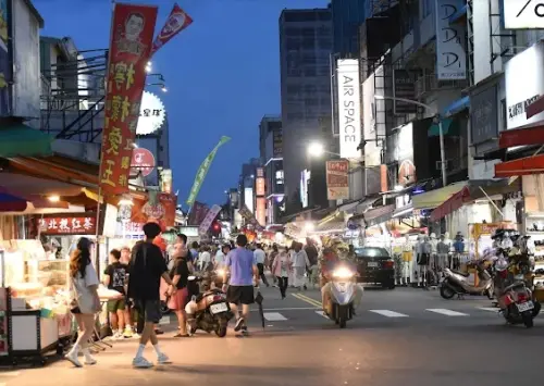 台灣最強夜市真的洗牌了！士林、饒河都輸它：美食超多、逛過上癮