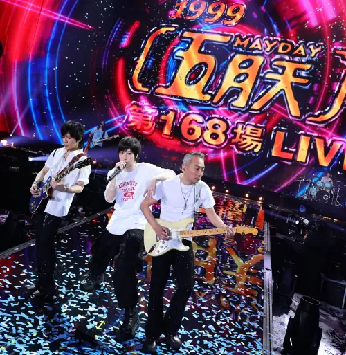 ▲在安可時，後方的大螢幕也出現《第168場演唱會》，讓全場老粉們感動不已。（圖／相信音樂提供）