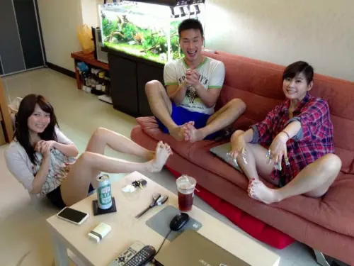 ▲方馨（右起）是傅子純與愛妻Corrinna的媒人，3人以前常常聚在一起嘻笑打鬧。（圖／方馨的粉絲部﻿臉書）