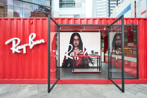 Jennie代言Ray-Ban快閃店來了！女神同款墨鏡爽戴　免費扭蛋拍貼
