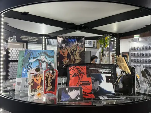 ▲《全知讀者視角》13+14集POP-UP限定版，售價1500元。（圖／記者張家瑋攝）