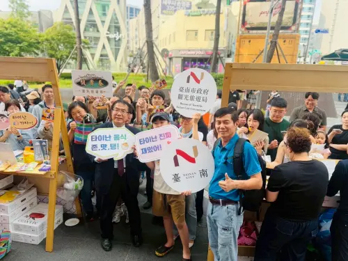 黃偉哲前進弘大商圈行銷觀光農產　邀韓國年輕世代走進臺南