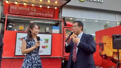 ▲ 行銷活動中南市府也將臺南城市意象搬進首爾街頭，黃偉哲也特別介紹台南的特色。（圖／南市府提供）