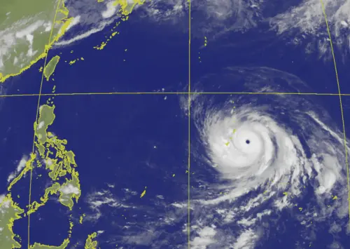 巴威颱風周五最靠近台灣！路徑威脅、警報時間點、風雨時程一次看