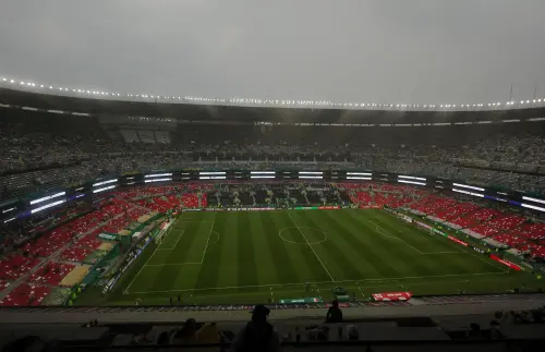 墨西哥球場驚傳暴風雨！世界盃英墨大戰急發布避難令　恐延誤開賽