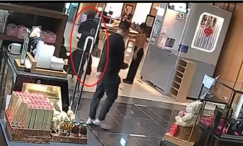 矢板明夫驚傳遭暴力攻擊！黑衣男飯店伏擊　台中遇襲畫面曝光