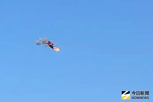 ▲官兵操作雙聯裝刺針及人攜式刺針等防空武器，全部命中目標物。（圖／記者莊全成攝，2026.07.06）