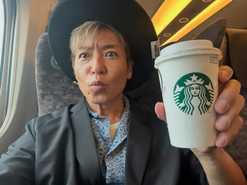 木村拓哉新幹線自拍爆紅？其實是男星鶴野剛士　網笑：也像吳宗憲