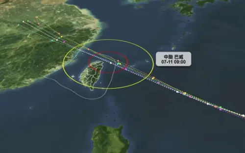 暴風圈核心橫掃北部！巴威颱風高速過彎逼近台灣　今晚路徑最關鍵