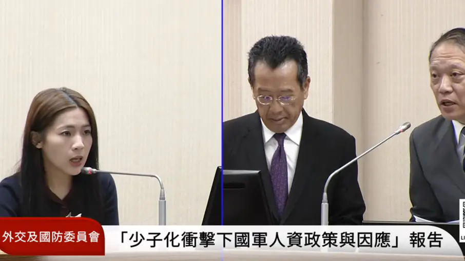 ▲中聯致癌油延燒，國防部曝採購104桶福壽香油中，56桶已經被南北29個伙食團食用。（圖／截取自國會頻道YT）
