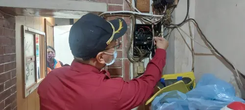 ▲台中市消防局致力老舊電線更換、住宅用火災警報器設置及維護宣導，有效下降建築物火警（圖/記者鄧力軍翻攝）