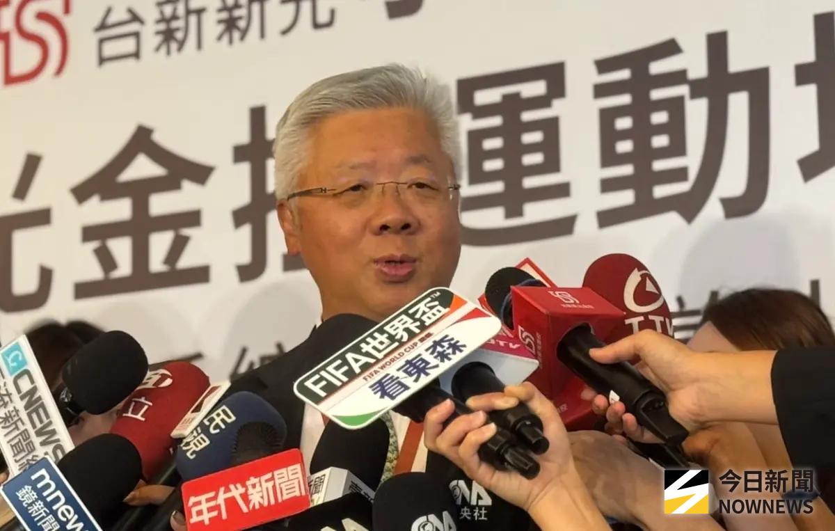▲針對國泰世華銀行前董事長兼職風暴，台新新光金控總經理林維俊今（8）日表示，集團也啟動全面盤查，他個人並沒有兼任上市櫃公司職務。（圖／記者顏真真攝）