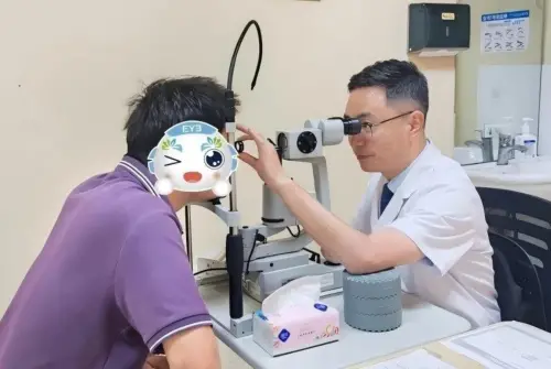 熬夜狂看世界盃！廣東男左眼看東西「變黃變暗變模糊」　嚇壞求醫