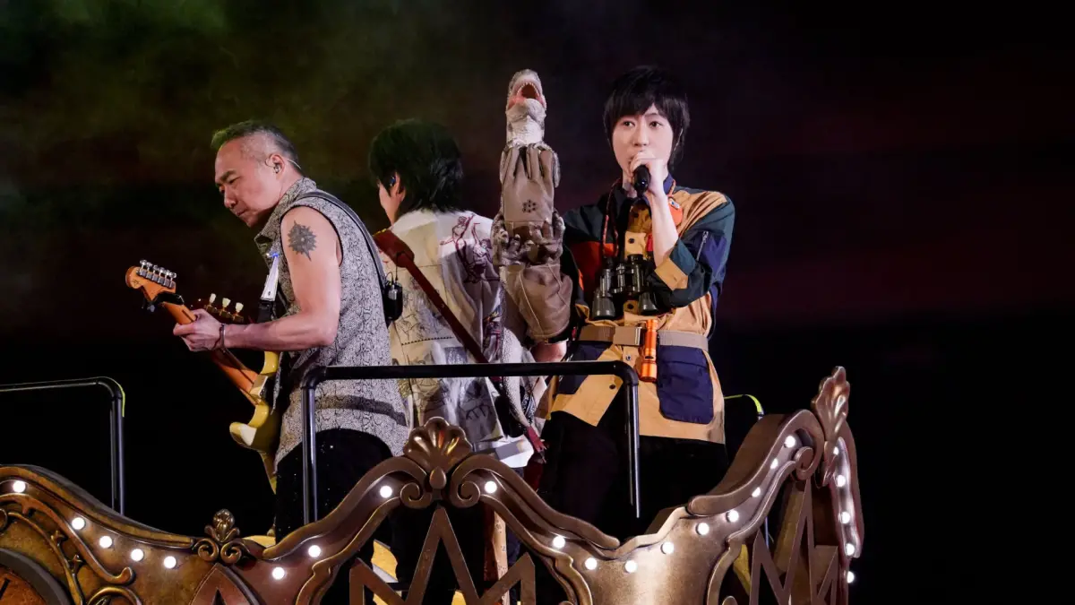 ▲巴威颱風周五、周六對台影響最劇烈，本週演唱會也陸續宣布延期，像是盧廣仲7/10場次、五月天（如圖）7/11場次都確定改期。（圖／相信音樂臉書）