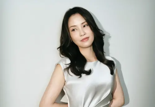 ▲王淨的姊姊（如圖）非常有氣質，姊妹攜手開店。（圖／翩翩芳廂）