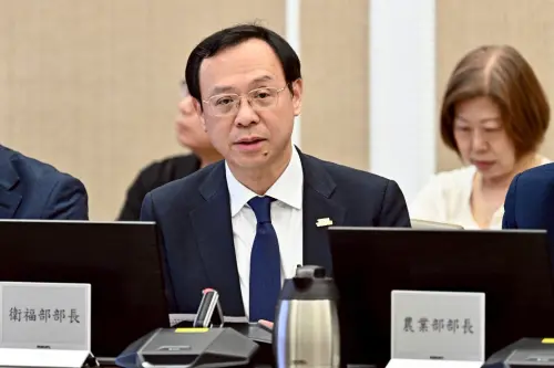 ▲衛福部長石崇良表示，中聯油脂檢驗報告出現「上下游結果不同」的問題，後續將由司法機關調查抽樣過程是否有問題，或確實存在檢體造假的違法情形。（圖／行政院提供）