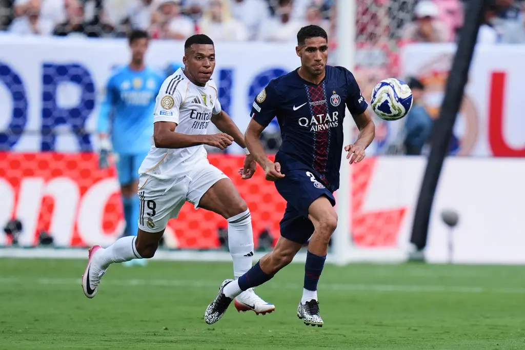 ▲世界足壇著名的超級死黨、法國隊長姆巴佩（Kylian Mbappé）與摩洛哥隊長哈基米（Achraf Hakimi），即將於明日率領各自的國家，展開一場毫不留情的生死激戰。（圖／美聯社／達志影像）