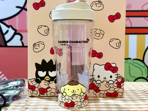 ▲第二波周邊商品環保杯即將登場。（圖／記者蕭涵云攝）