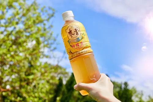 ▲迎接盛夏高溫，就用一瓶麥香檸檬茶消暑！即日起於7-11搶先販售，隨時享受「這口太狠了吧！」的沁涼爽口。 (圖/NOWNEWS攝)