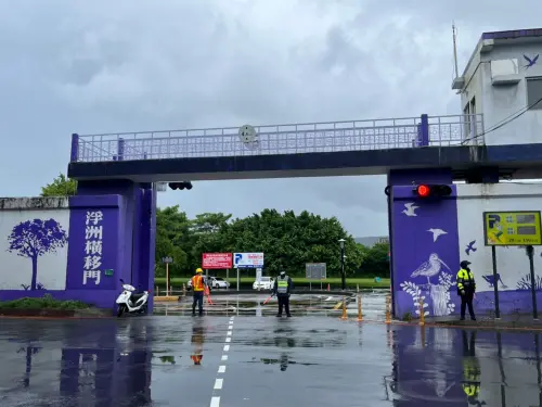 雙北明天停班停課！台北10點疏散門只出不進、新北開放紅黃線停車