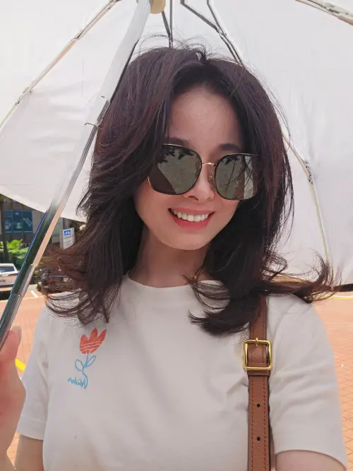 ▲呂文婉今早在社群發文，直言每次只要颱風要來，「該不該放假」這個話題一定吵翻天。（圖／呂文婉臉書）