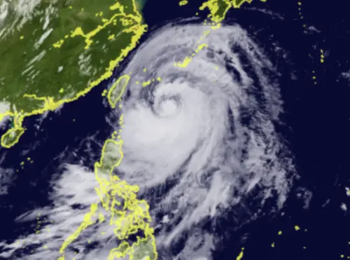 ▲巴威颱風外圍環流已經開始影響台灣。（圖／翻攝向日葵8號衛星）