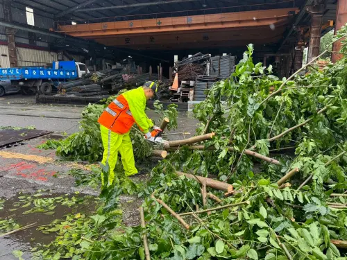 巴威觸陸中市撤2千人　盧秀燕：後半風雨是考驗