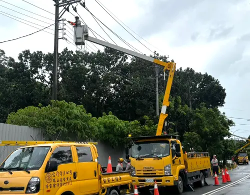 巴威颱風來襲！台電鳳山區營業處全力投入搶修工作