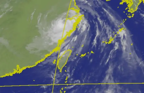 恐有新颱風生成！吳德榮：巴威遠離雨沒停　明起西半部午後轟雷雨