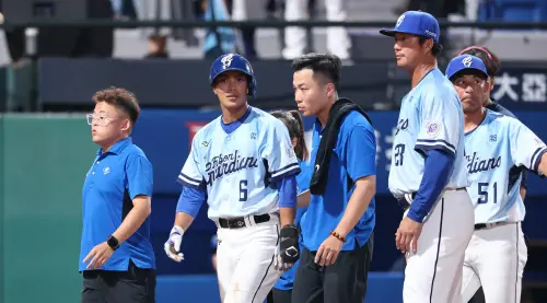 影／江忠城驚悚頭部觸身球！葉子霆送醫檢查　平野惠一賽後致歉