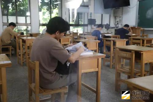 分科落點預估：台大醫231級分、頂大2類215級分