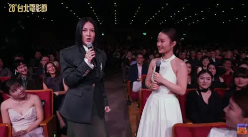 ▲苗可麗（左）請準影后方郁婷用台語嗆聲的橋段也被網友嫌棄。（圖／翻攝自台北電影節YouTube）