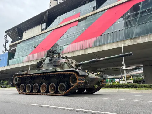 「地表最強戰車」出動！M1A2T現身桃園青埔　直擊70噸車體過橋