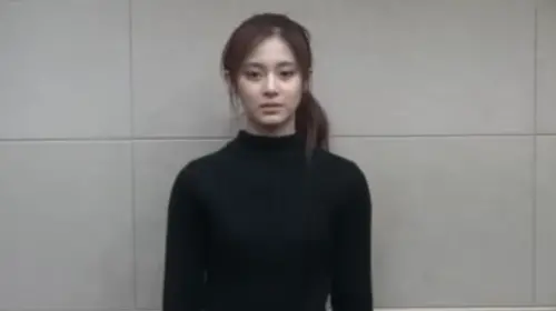 子瑜不續約JYP！16歲舉國旗遭公司逼道歉　黑衣憔悴讓全台心疼