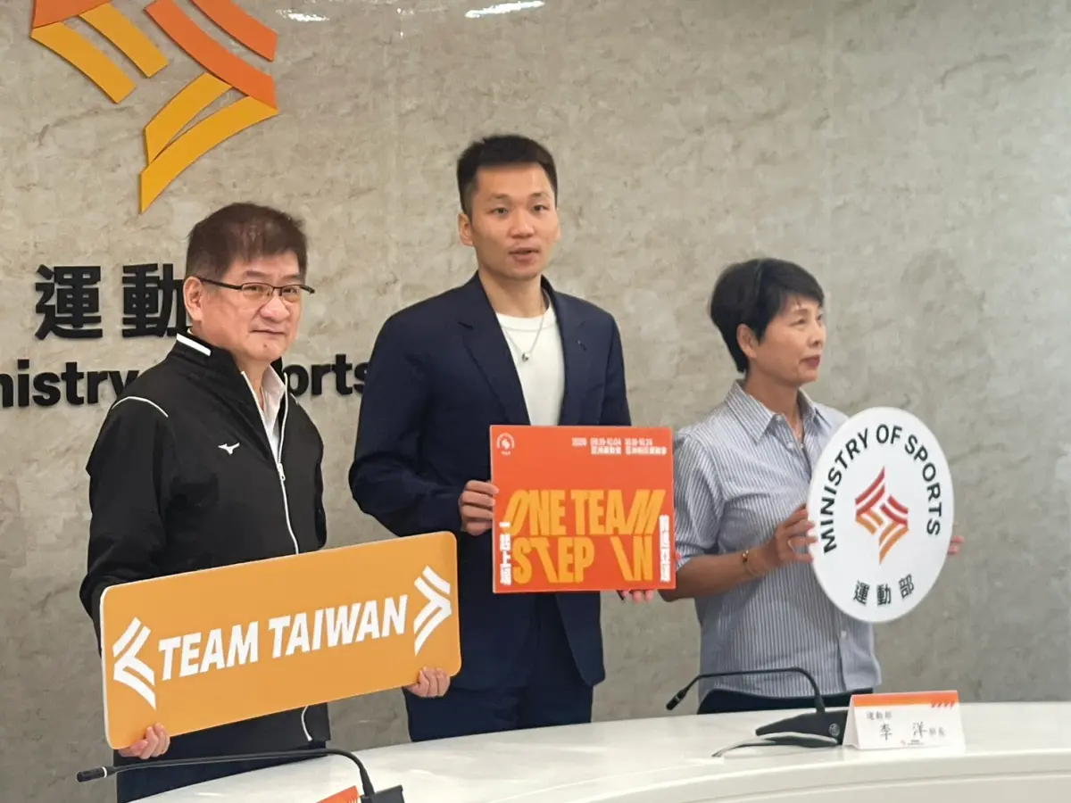 ▲名古屋亞運棒球方面，中職確定有4隊、共5人出征，而富邦悍將、台鋼雄鷹則「沒派人」，運動部稍早被問及此事，常務次長洪志昌（左）也給出回應。（圖／記者林子翔攝）