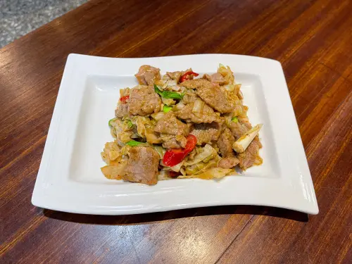 ▲自製發酵的「酸高麗菜牛肉」。（圖／米其林指南guide.michelin.com）