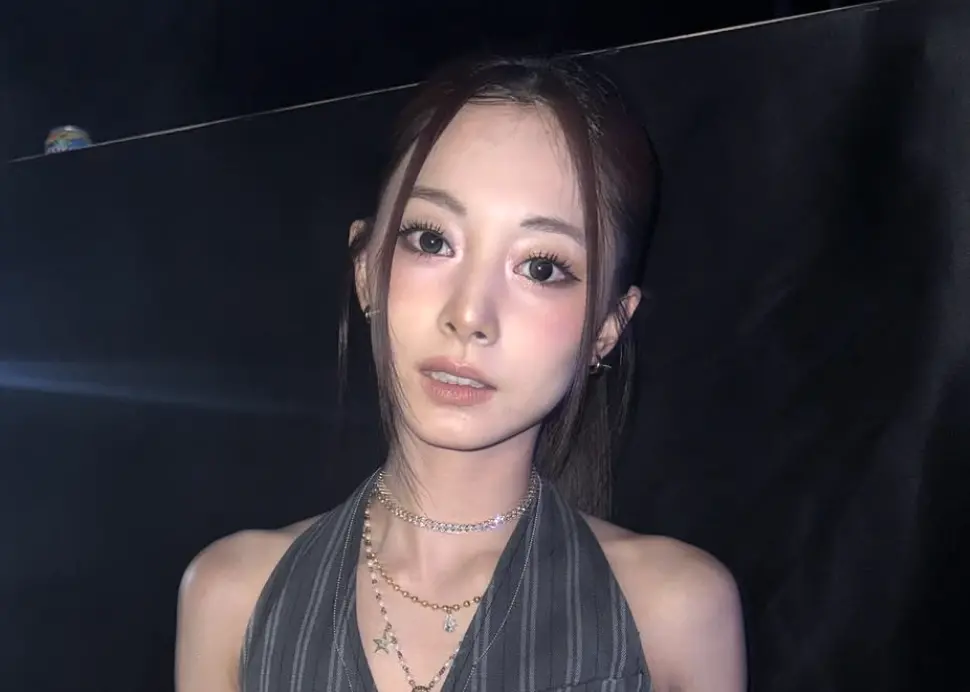 ▲子瑜被韓媒爆出不續約後，JYP股價目前跌了3.63%以上。（圖／IG@thinkaboutzu）