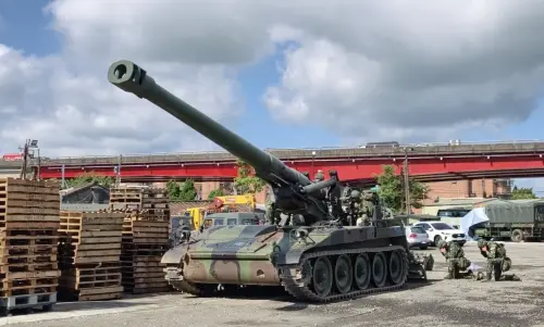 直擊聯合防禦操演！M110A2自走砲隱身民間廠房　模擬海湖火力打擊
