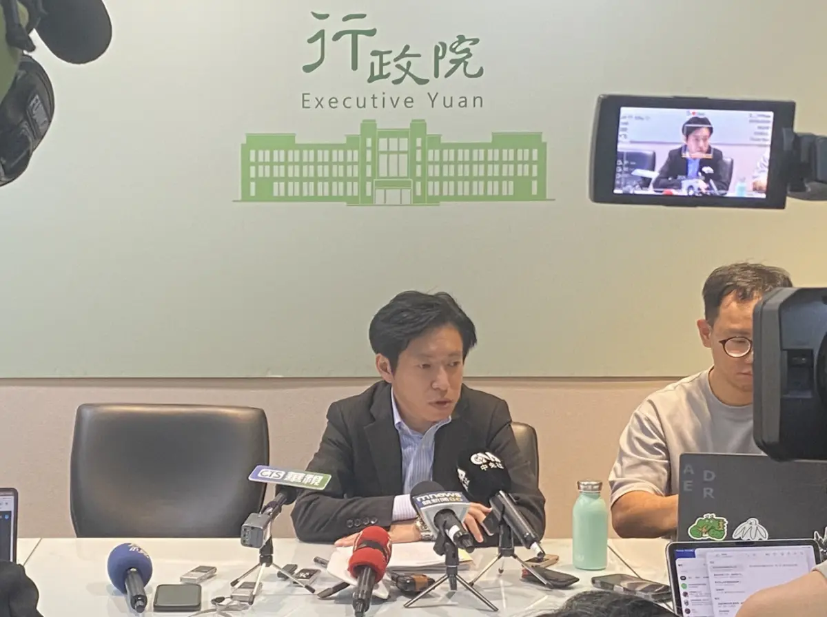 ▲對於在野指控致癌油中央蓋牌，張惇涵嚴正澄清不合理也並非事實，為確保食安這時候需要的是同心協力，不是口水戰。（圖／記者陳威叡攝）