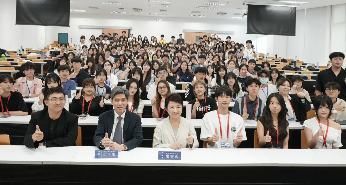 ▲盧秀燕出席台大政治營，與學生分享從政理念。（圖／記台中市政府提供，2026.07.15）