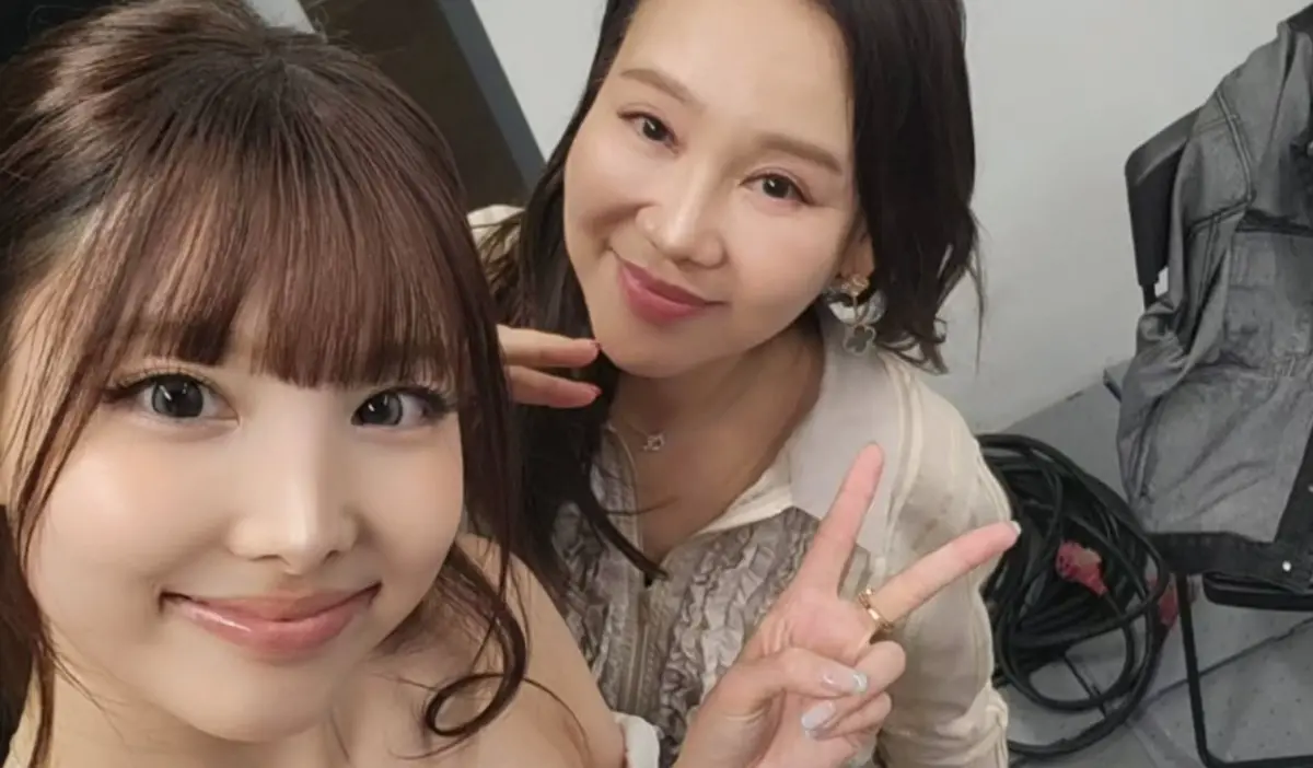▲TWICE的成員娜璉（左）疑似也不打算跟JYP續約，娜璉的媽媽（右）昨日發文喊話「妳們該獲得應有的待遇了」似乎在暗示女兒要單飛。（圖／娜璉媽媽IG@cucu__1004）