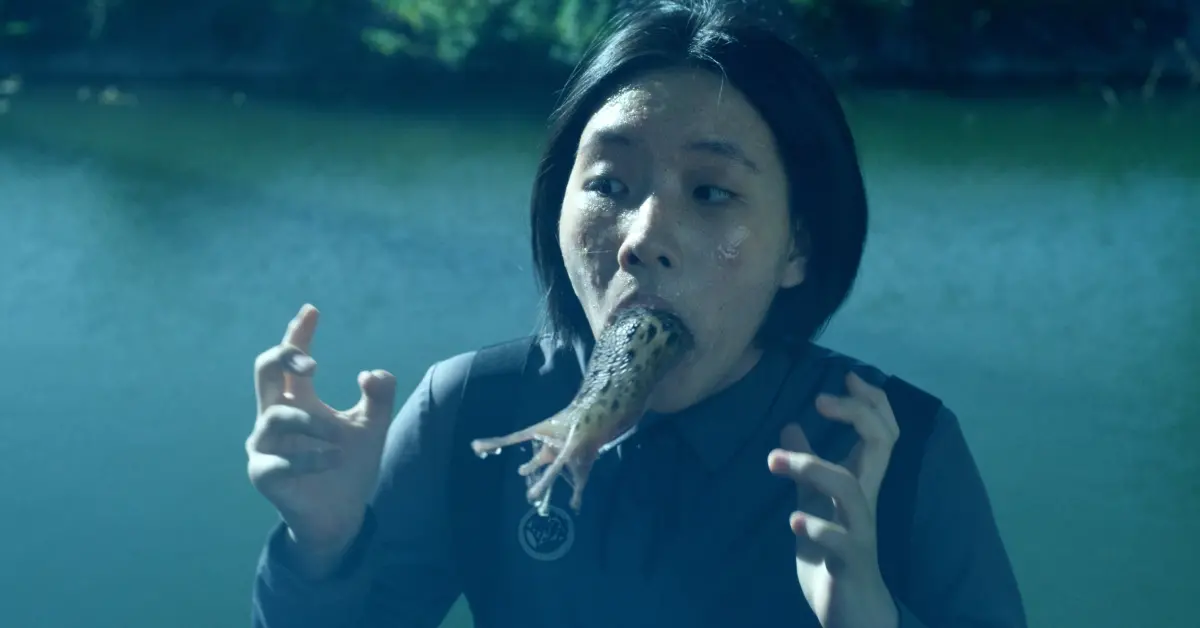 ▲許曦文Elly（如圖）在《聰明鎮》飾演蛞蝓少女，她也分享媽媽小S每晚陪著她揣摩角色、指導走步，演到哭出來還會自己跑到鏡子前面問她美不美。（圖／奇蹟映畫所提供）