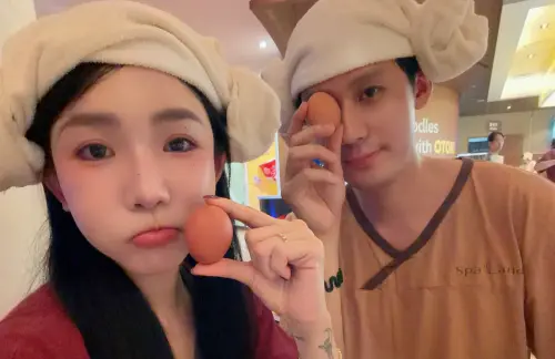 ▲許允樂與李玉璽感情恩愛、婚姻甜蜜穩定。（圖／許允樂臉書）