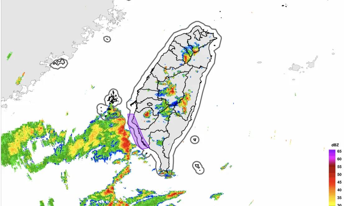 ▲中央氣象署今（17）日發布大雷雨警戒，提醒嘉義、台南、高雄民眾要注意。（圖／中央氣象署cwa.gov.tw）