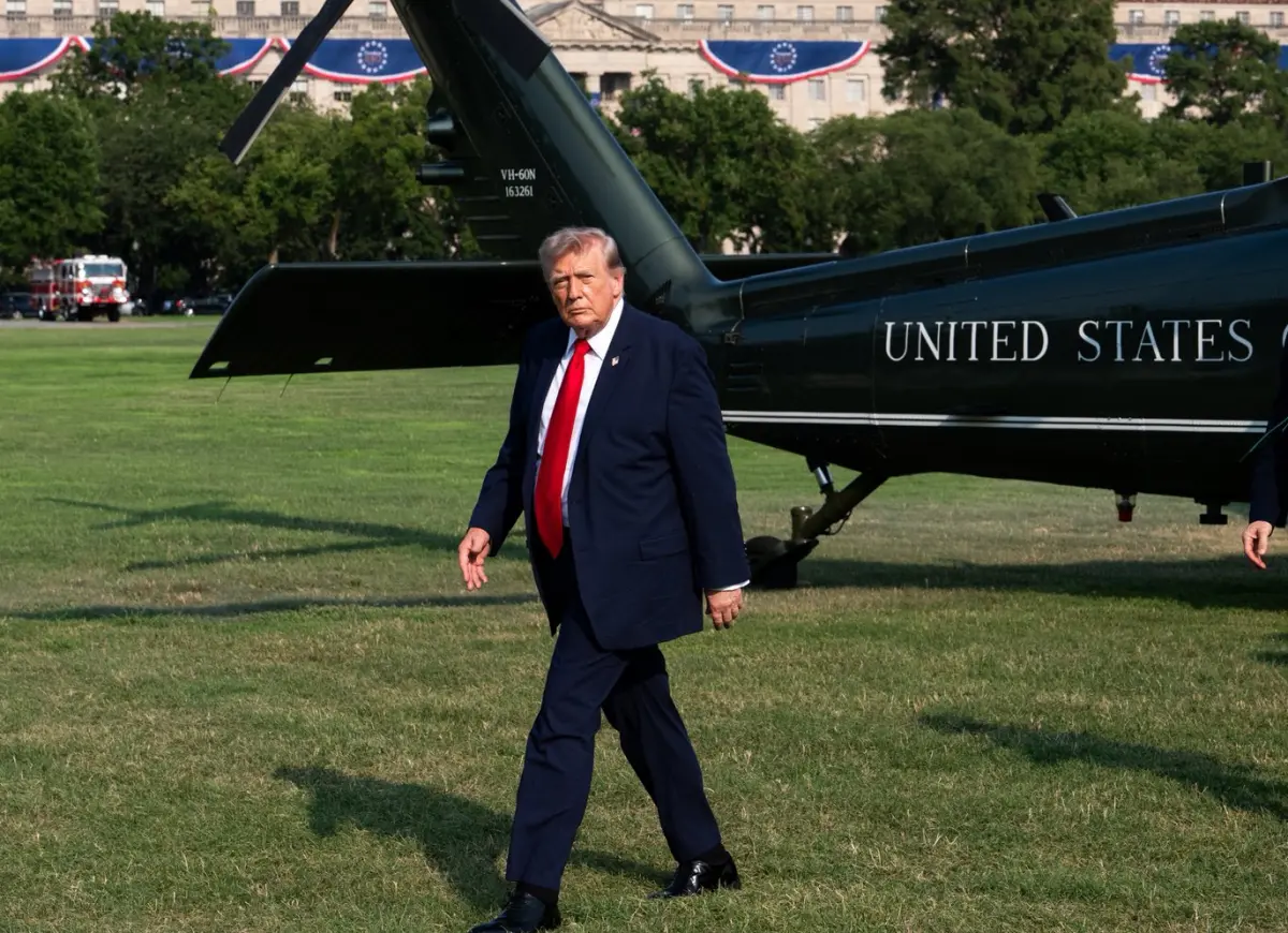 ▲川普家族旗下川普媒體與科技集團（Trump Media & Technology Group），正向大型交易機構招手，要求其付費購買一項超高速的數據傳輸服務。這項服務能讓付費客戶比一般大眾「搶先幾毫秒」，看到川普在Truth Social的最新貼文。（圖／翻攝自白宮X）